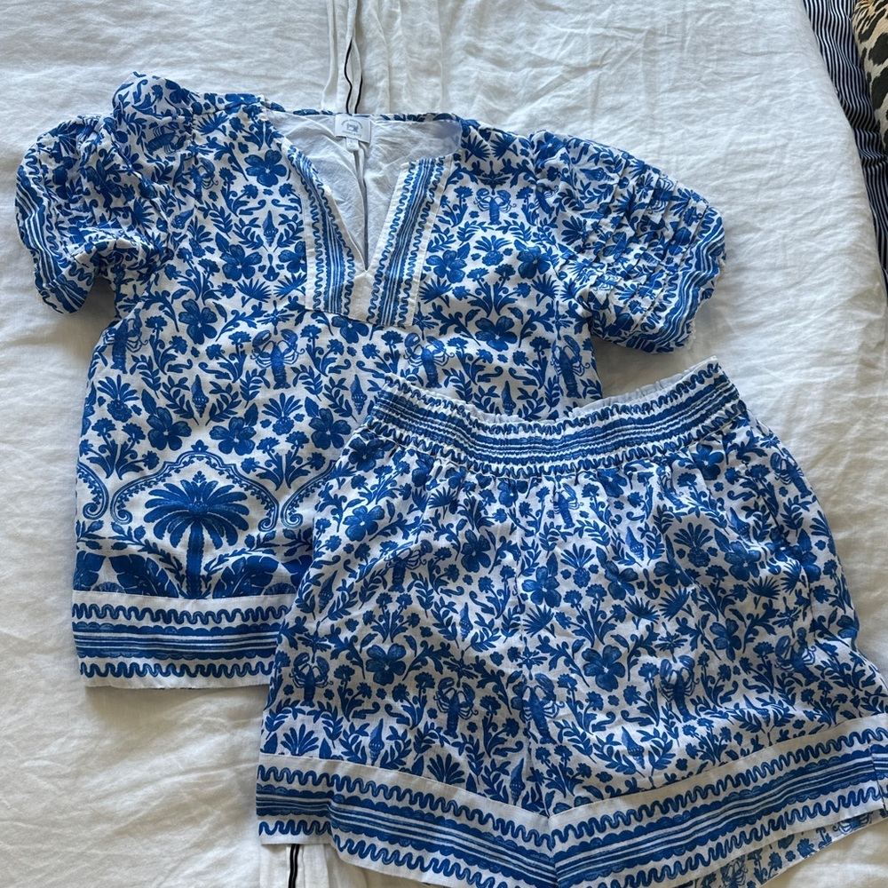 Crown & Ivy Blue and White Floral Set